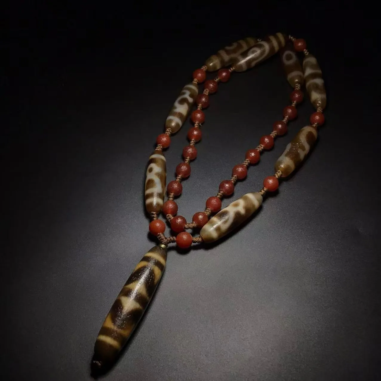 Tibetan Old Agate dZi *Multiple patterns Tiger Teeth* Beads Necklace J0409