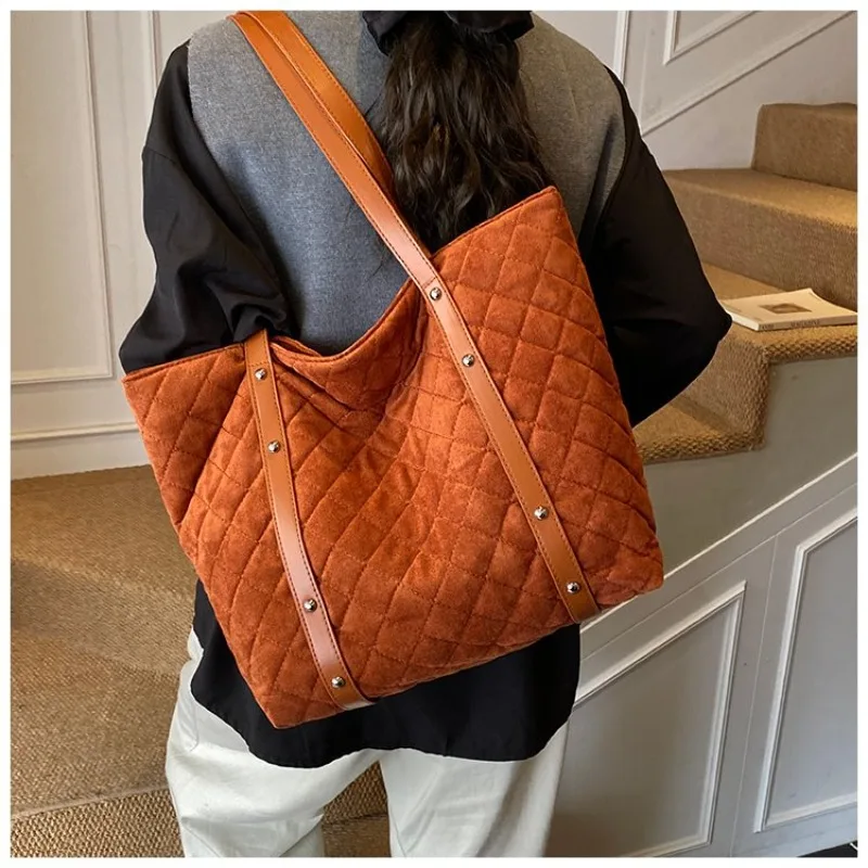 

Luxury Classic Large Capacity Diaper Bags For Ladies Parisian High-End Messenger Bag Simple Crossbody Bag Fashionable Tote Bag