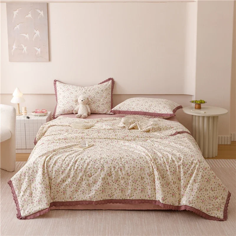 Summer Quilt French Style Comforter Quilt Flora Lace Household Machine Washable Suitable Cool and Refreshing  Blanket