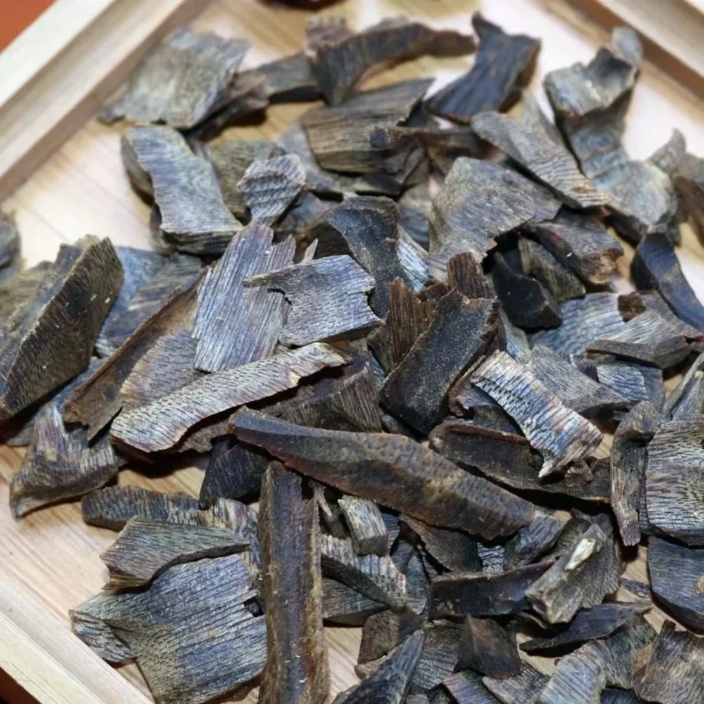 

100g البخور الطبيعي Lot High Grade Natural Vietnam Sinking 90% Small Oud Chip Underwater Wood Oud Full Resin