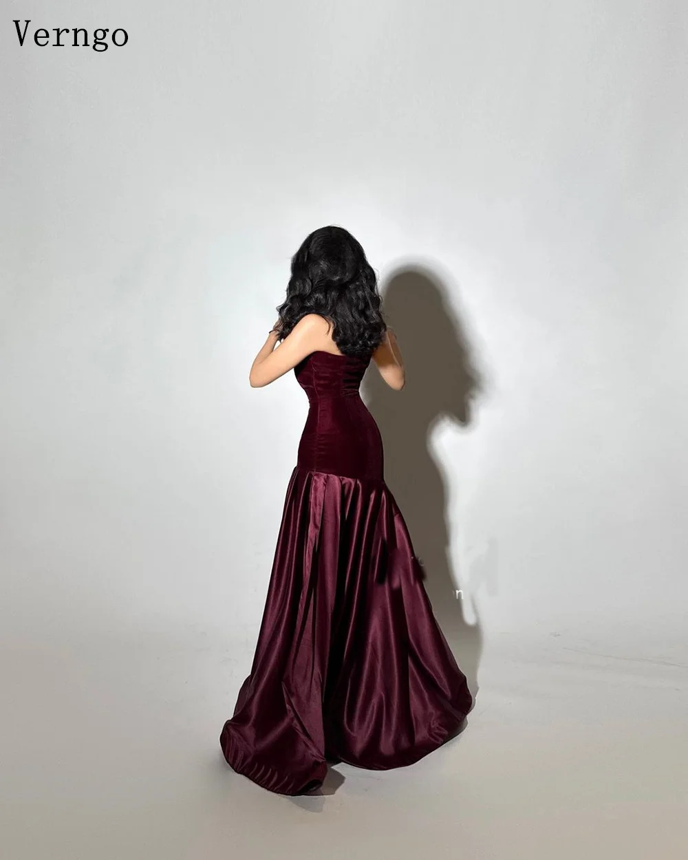 Verngo Burgundy Satin Evening Dress Strapless A Line Formal Saudi Arabic Prom Party Dress Elegant Family Prom Gown Customized