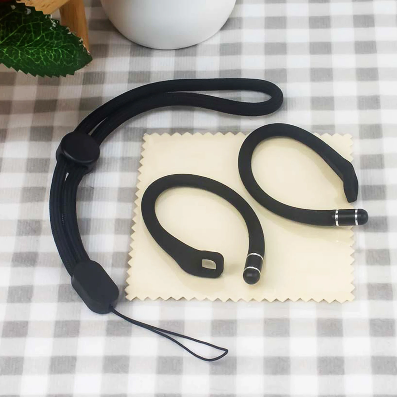Silicone Ear Hooks for Samsung Galaxy Buds 4 Pro/buds 4 Anti-Lost Ear Hooks Anti-drop Hooks with Anti-lost Strap Lanyard