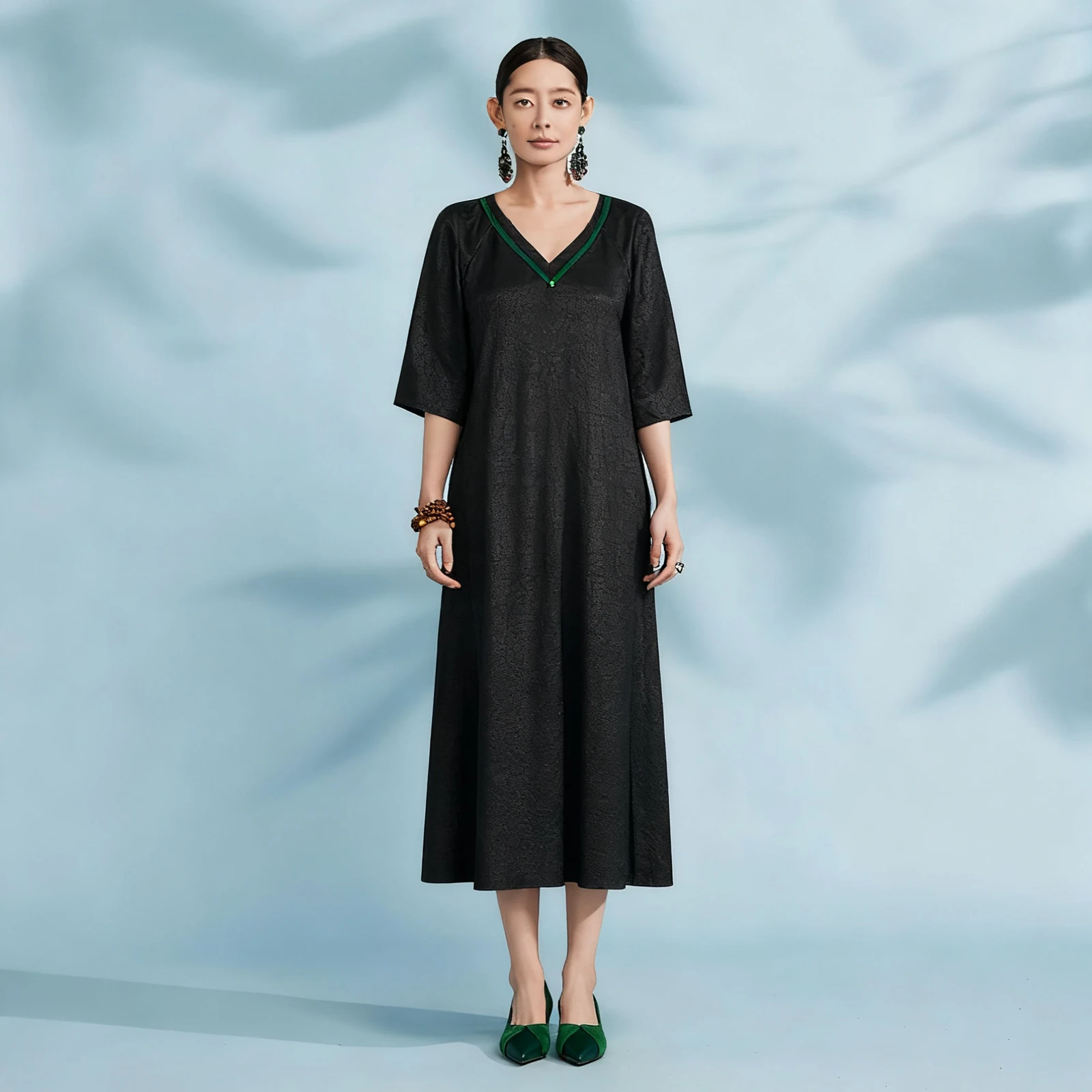 

Женское осеннее платье Xiangyunsha LI SILK CLOUD — 100% тутовый шелк, атласная текстура с кракле и шелковистая мягкая