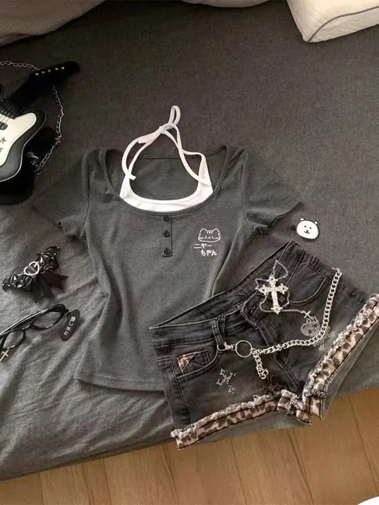 Urocza koszulka anime z odkrytymi ramionami, dopasowany krój, letni top, chłodna, z czystej bawełny, casualowa moda.