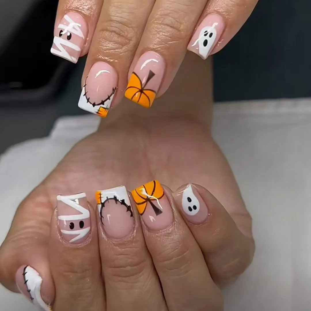 24pcs Halloween Short Fake Nail Tips White Edge French Press on Nail Wearable Detachable Pumpkin Ghost Spider Web False Nails