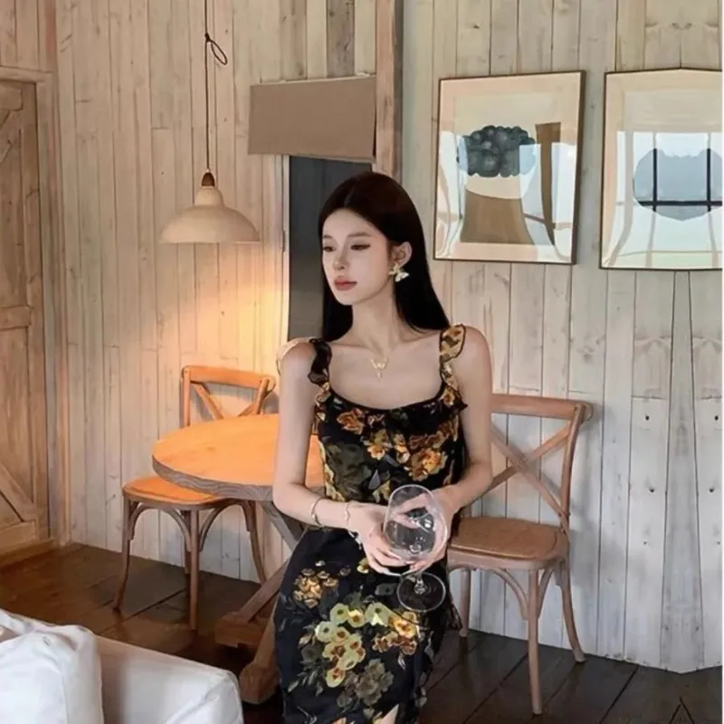 Damen Französisches Vintage Blumenmuster Cami Maxikleid mit Rüschenbesatz und Schlitz Bodycon Partykleid