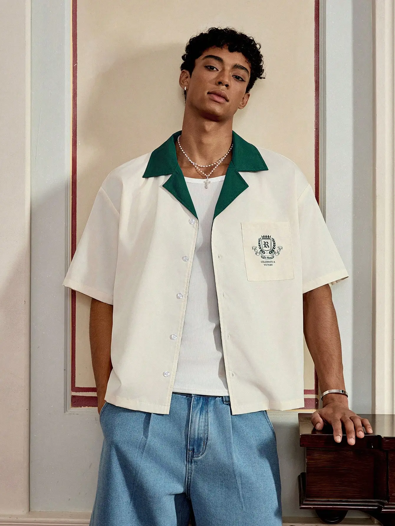 

Men's Cream Short Sleeve Casual Shirt with Green Collar and Embroidered Pocket