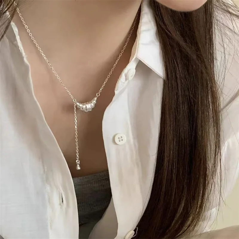 Croissant Pendant Necklaces For Women Girls Creative Design Simple Trendy Clavicle Chain Birthday Jewelry Accessories e627