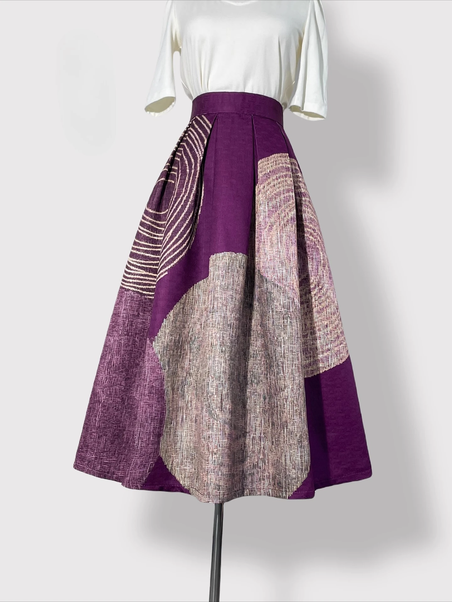 

Spring and Autumn New Women's Half Length Skirt, Retro A-line Edition Fashionable Elegant Pleated Long Skirt