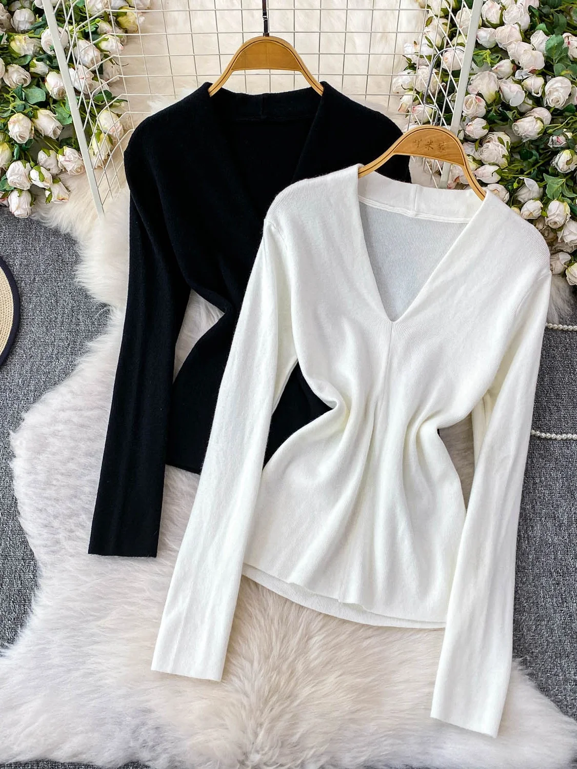 Fall 2025 Women's Sexy V-Ne Long Sve Knitted T-irt Loose Slimming Base Layer Top Versatile Comfortable Korean Sle Co...