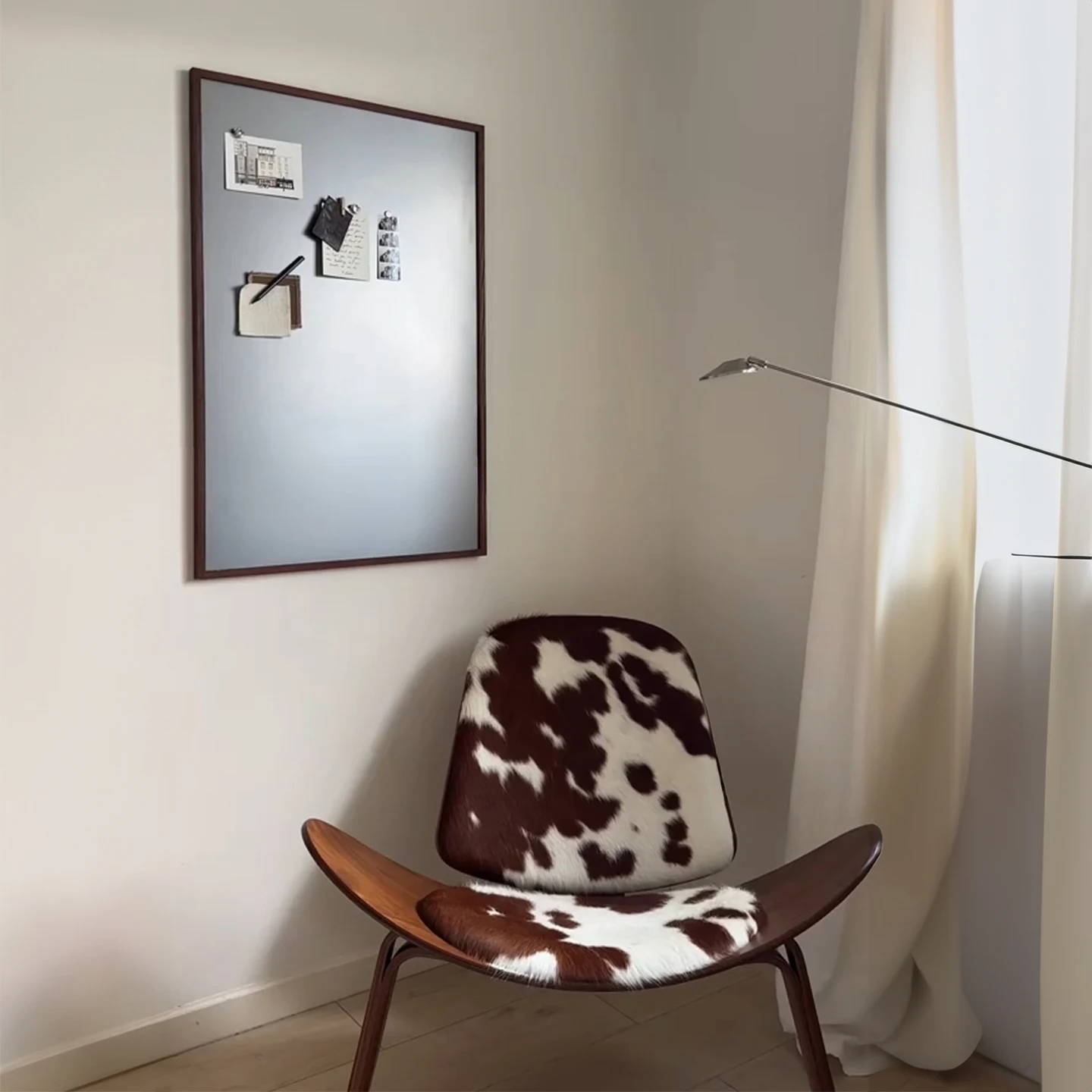 Magnetic Visual Board with Frame Wooden Frame Photo Display Board for Home And Office Decor
