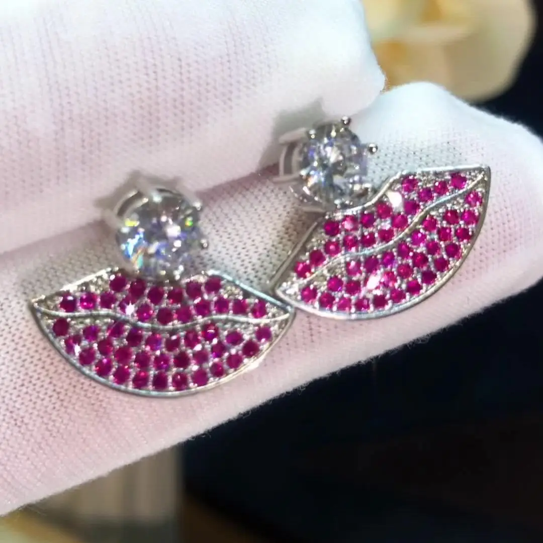 

Soramoore New Original Cute Sexy Lips Pendant Earrings for Women Daily Fine Bridal Wedding Party Super Gift Jewelry High Quality