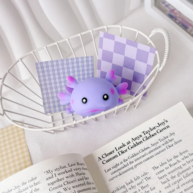 Axolotl Squeeze Ball Niedlicher Fisch Entspannen Cartoon Antistress Squishy Stressabbau Langsam steigend für Erwachsene Kinder Stretchspielzeug