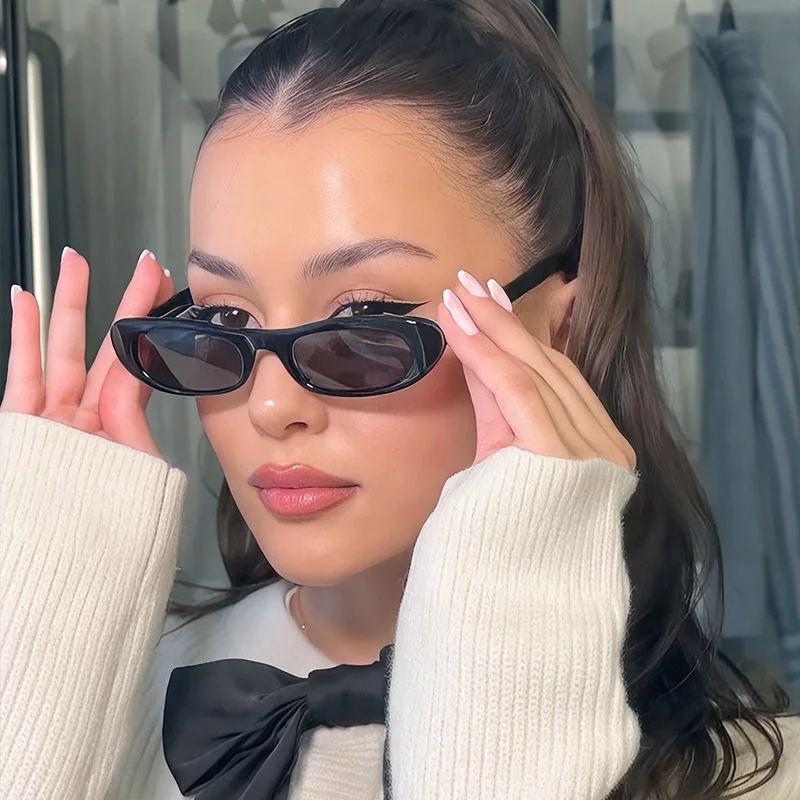 

2025 New Fashion Vintage Small Square Sunglasses for Women Men Brand Trendy Summer Outdoor Black Sun Glasses Female Oculos