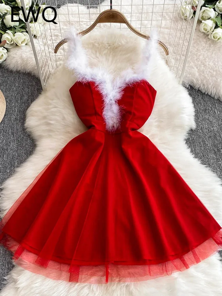 EWQ Christmas Short Dress Women's Strapless Feather Splicing Block Color Gathered Waist Elegant Dresses 2024 Autumn New 27X1913