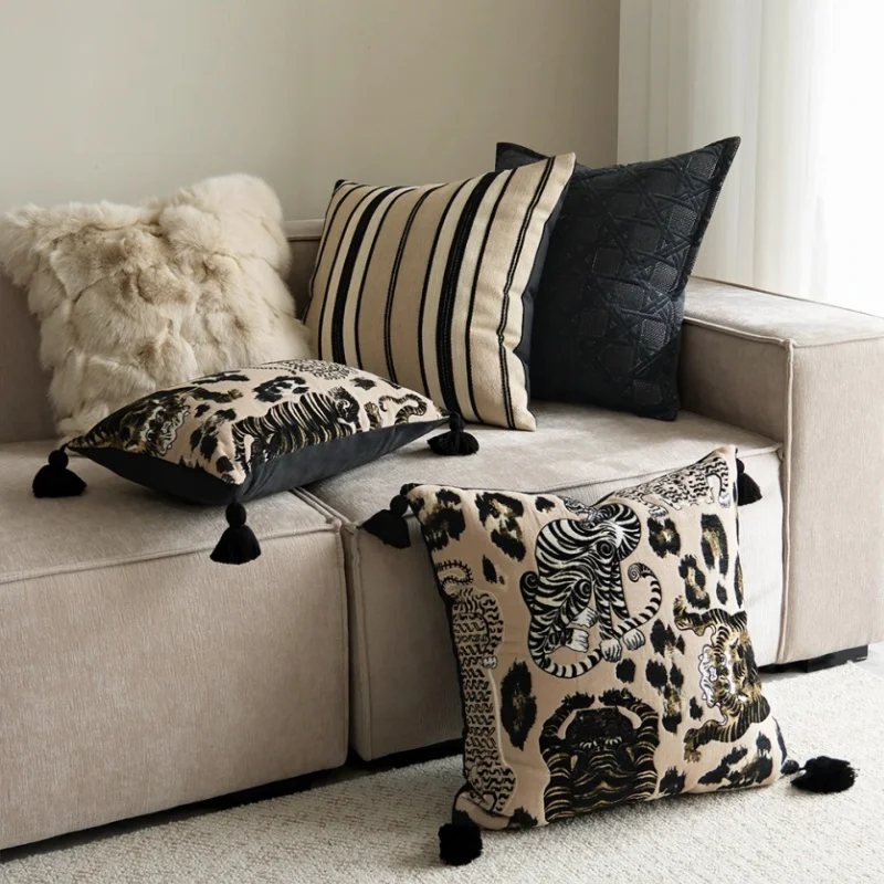 Retro Leopard Pillo…