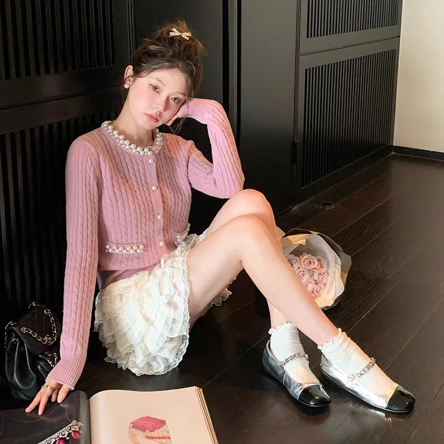 2024 New Autumn Winter Korean Sweet Sweater Women Pearls O-Neck Long Sleeve Buttons Design Cardigan Casual Knitted Tops N340