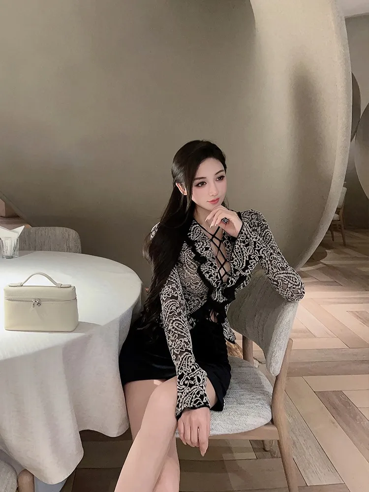 

Long Sve Women's Base irt Deep V Ne Lace Trim Flounce Hem Faionable Top Winter High End Feelings Quali Faion