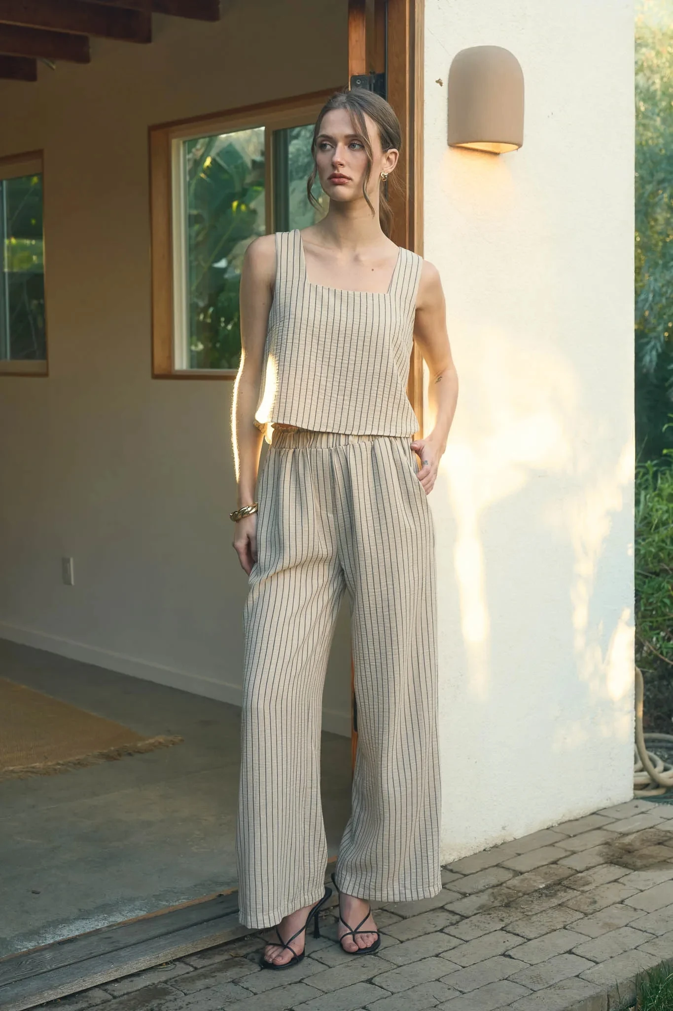 

Women's sleeveless long pants set
