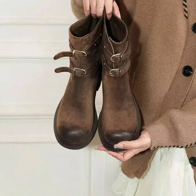 

Новые модные женские узкие ботинки с пряжкой в стиле ретро, женские мотоциклетные ботинки среднего цилиндра