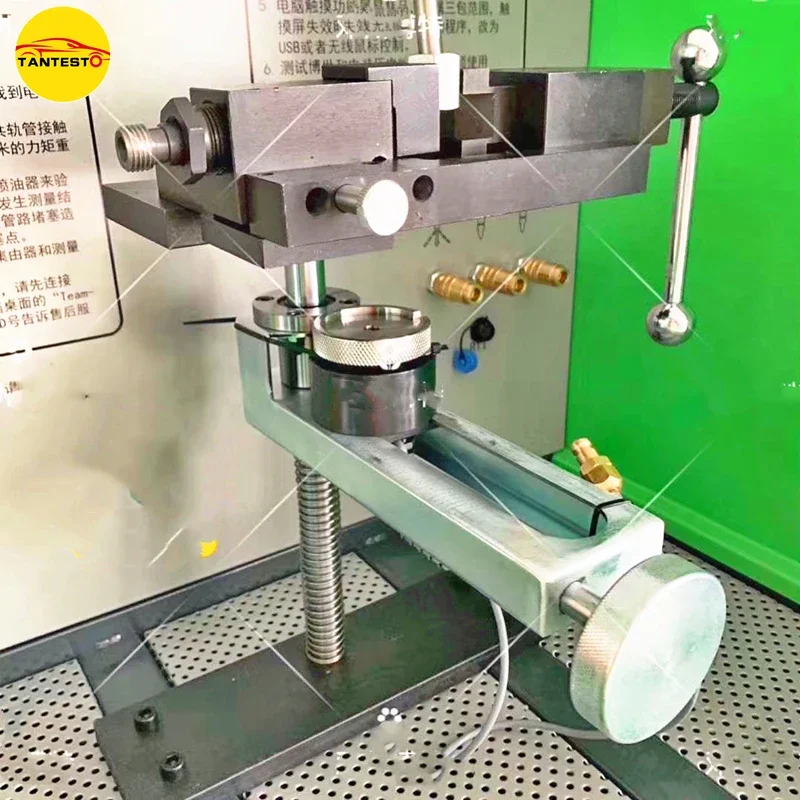 New Type Diesel Common Rail Injector Testing Fixture Clamp Tool With Oil Collector Function Can Be Installed In The Test Bench