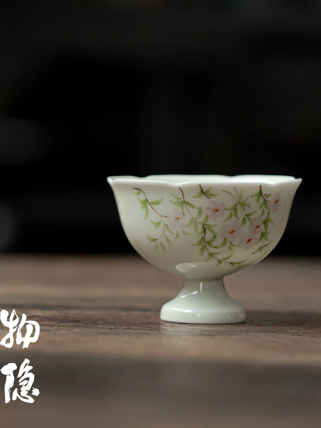 

Rose Hand-Painted White Porcelain Tea Cup Large Size Cerc Master Cup Single Cup Retro High Foot Drinking Cup for Home Use