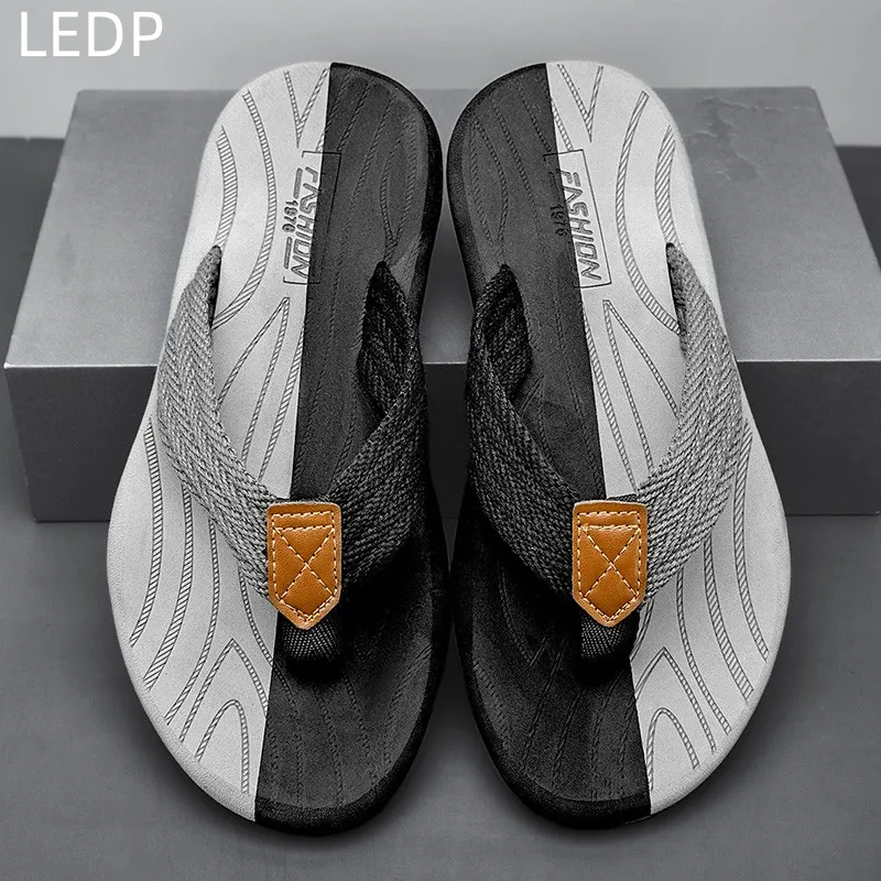 Zapatillas de gran tamaño para hombre, chanclas informales de EVA, zapatos de playa resistentes al desgaste, transpirables, versátiles, cómodas e