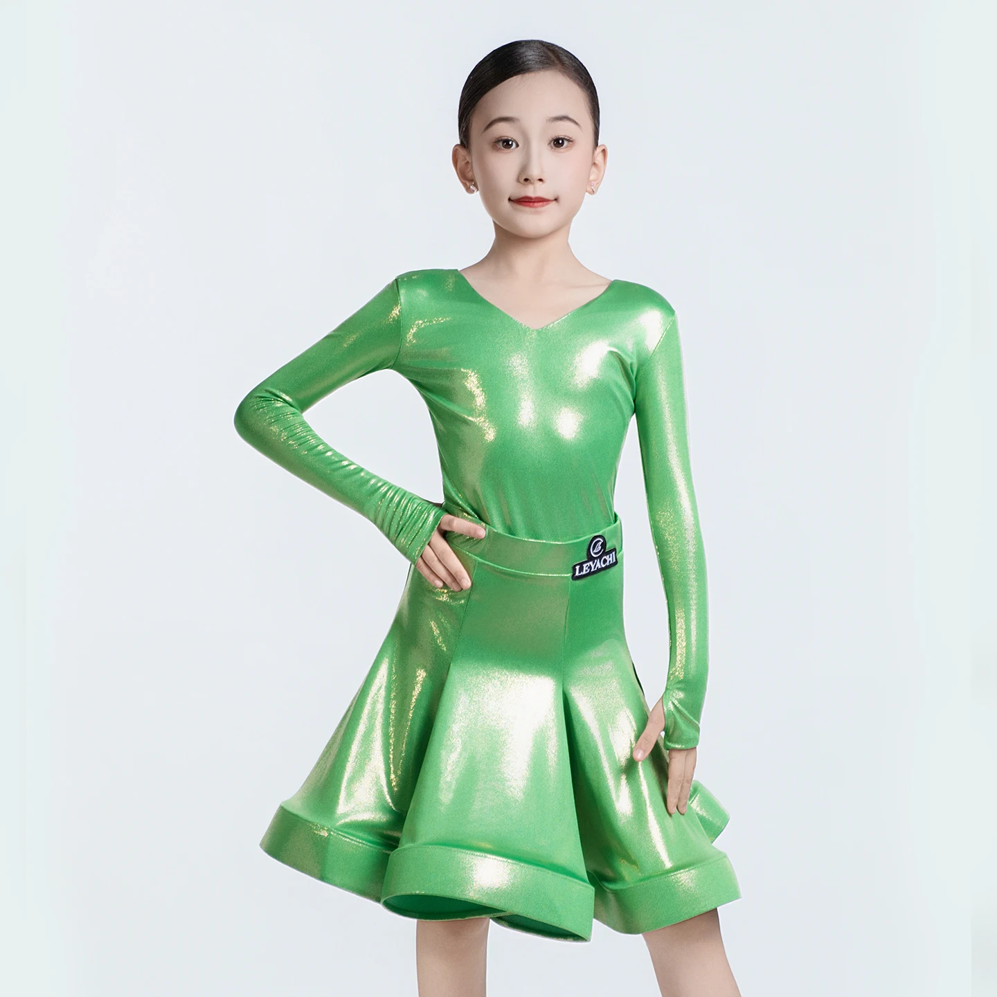 

Новинка 2023 года, костюмы для латинских танцев для девочек, зеленые юбки с длинными рукавами и разрезом, костюм для чача, румбы, танго, латинская одежда DQS21282