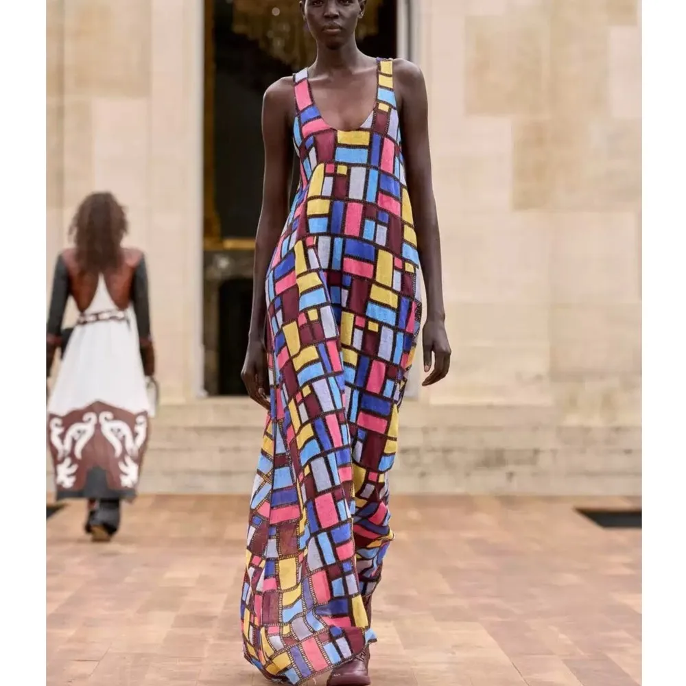 Sommerliches, neues, ärmelloses, bedrucktes, farbenfrohes, locker sitzendes Kleid für Damen – modisches Neckholder-Boho-Urlaubskleid 2026