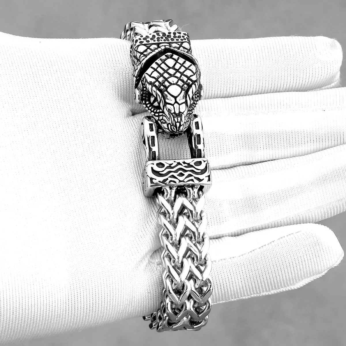 New Design Viking Snake Head Men\'s Bracelet Overbearing Street Culture Accessories Punk Stainless Steel Jewelry Gifts Wholesale