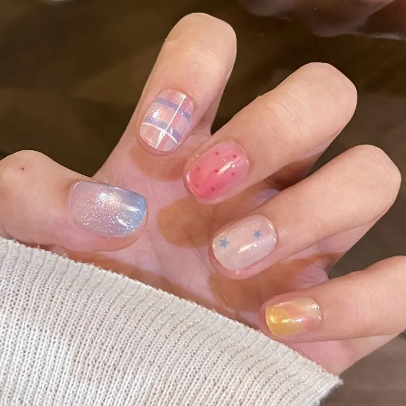 10 Stück Bunte Karierte Stern-Ösen Fein Glitzernde Ösen Mandel-Design Hochwertige Aufklebbare Nägel Maniküre-Aufkleber Press-on-Nägel – Detail 3