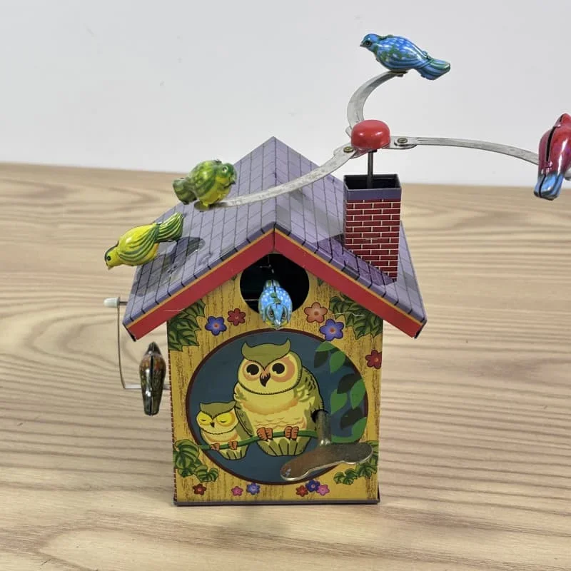 Adult Collection Retro Wind up toy Metal Tin rotating bird alarm clock bird house Clockwork toy model figures gift vintage toys