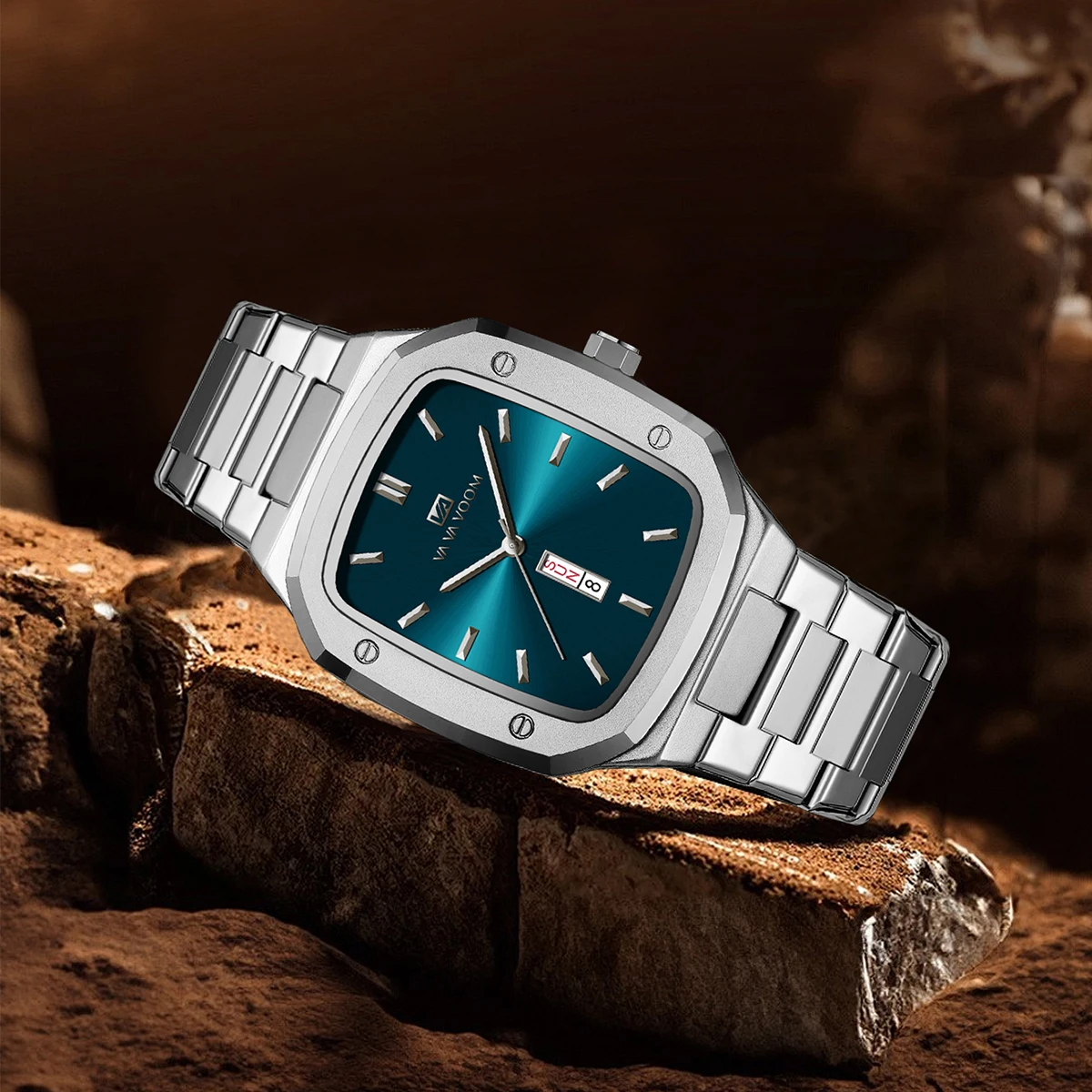 2024 ساعة رجالية جديدة موضة مربعة الفولاذ المقاوم للصدأ حزام أزرق ذهبي 3Bar كوارتز أسبوع التقويم مقلد الأعمال ساعة يد رياضية