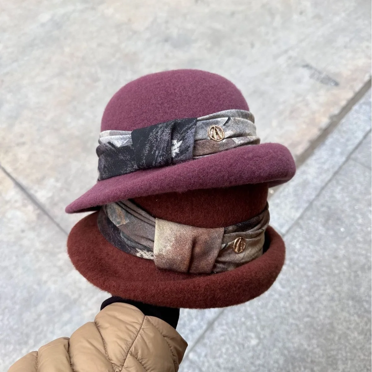 Cappello da pescatore in lana con nastro colorato elegante stile Hepburn francese Cappello a cilindro da donna mondana di alta qualità