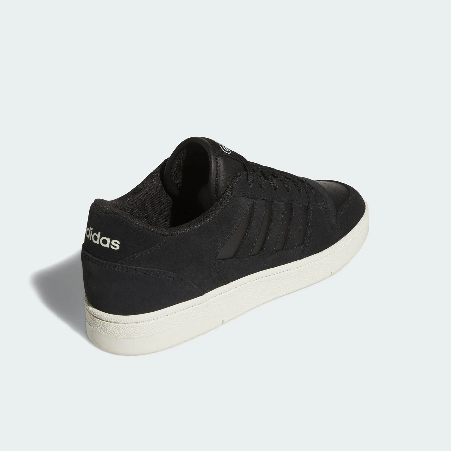 حذاء رياضي كاجوال لكرة السلة يوميًا للجنسين من Adidas لصيف 2025 JS3388
