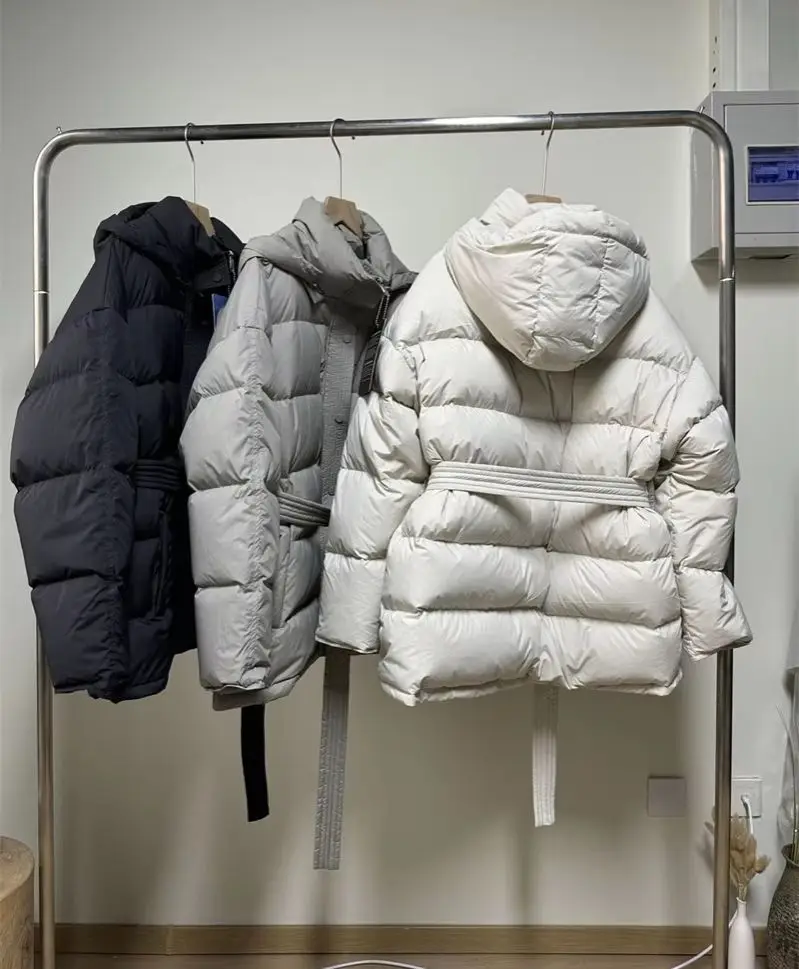 Jaquetas Femininas ZAROY de Algodão Acolchoadas com Capuz e Cinto, Casaco Fino Corta-Vento Sólido e Moderno para Mulheres, Sobretudo Solto para Neve
