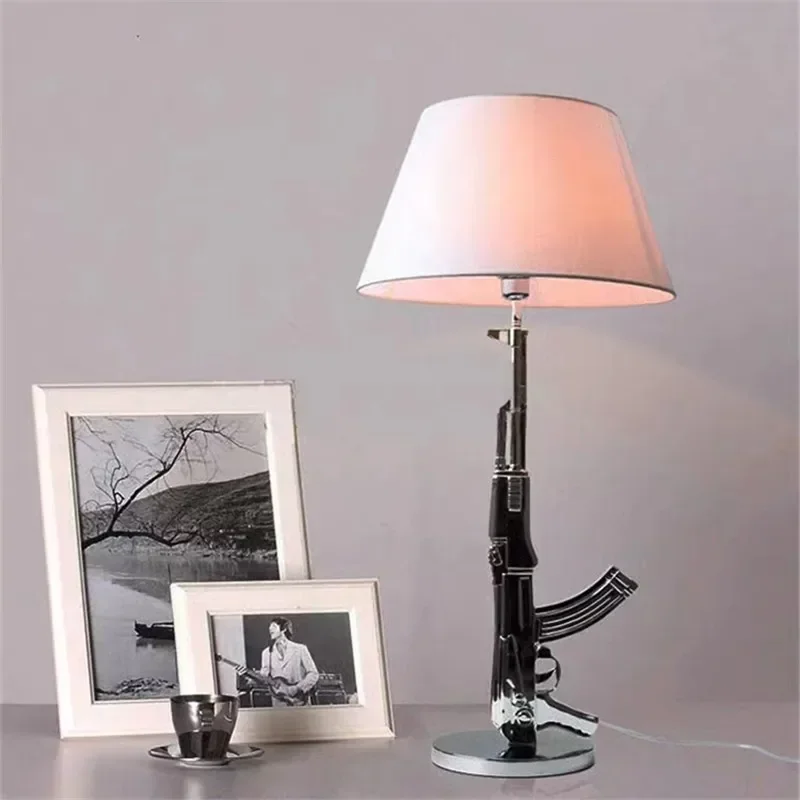 Creative Model Gun Floor Lamp Electroplating Design Silver Gold Lamp Nordic Resin Metal Rare Decoration Bedside Luxury Bedlight