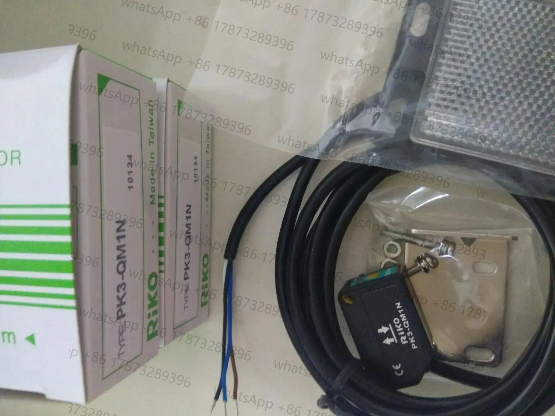 

новый оригинальный фотоэлектрический датчик PK3-QM1N RIKO