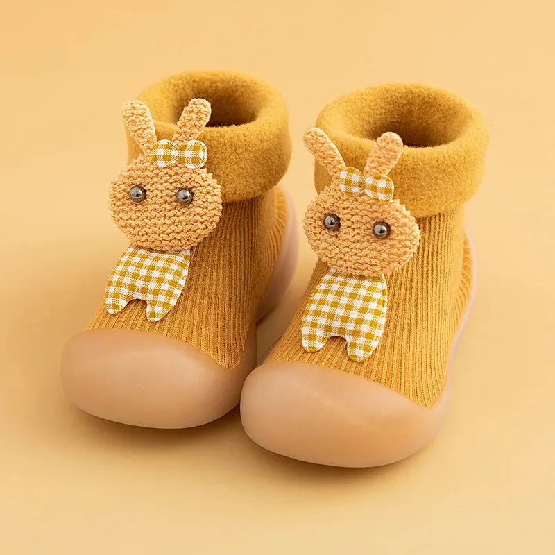 Scarpe da bambino per bambini autunnali e invernali addensate e calde per interni simpatici cartoni animati in puro cotone confortevole e