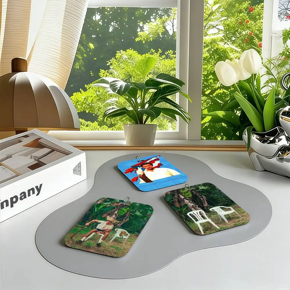 Singer B-Bad B-Bunn…