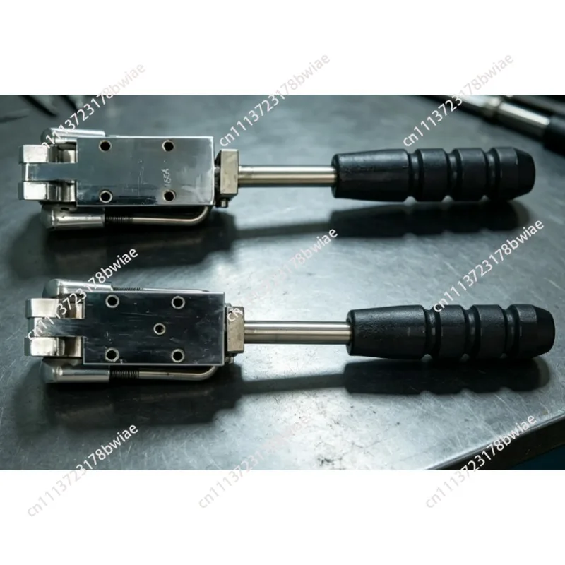 Fully automatic large industrial washing machine manual pneumatic door lock washing equipment washing room accessories