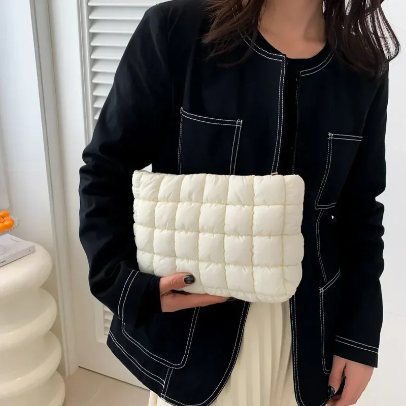 Bolso de maquillaje informal coreano de gran capacidad, nuevo artículo de invierno 2023, bolso de nicho, bolso sencillo a la moda para mujer