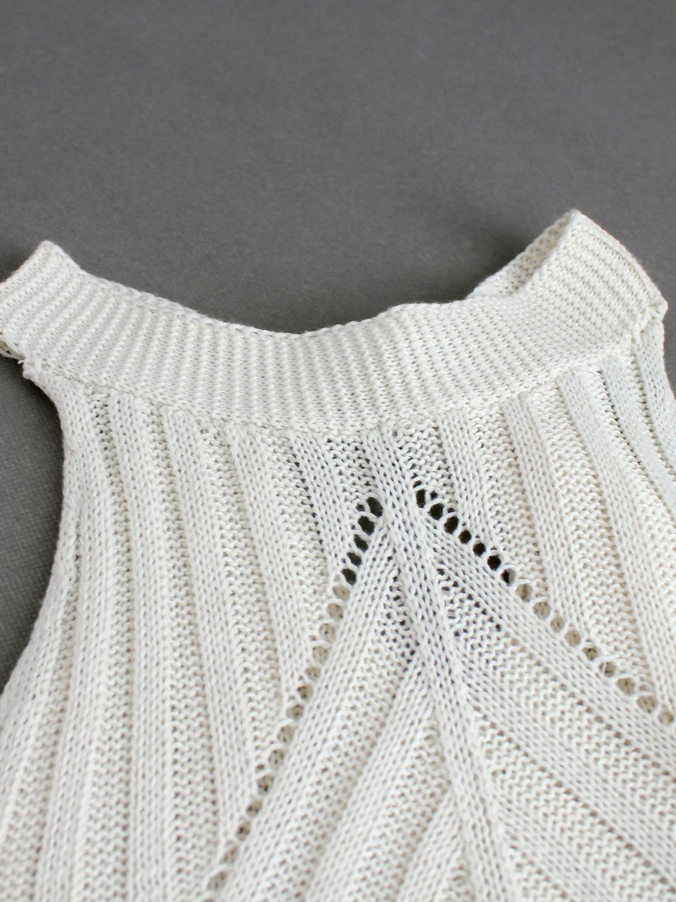 Directional development of knitted T-shirt tank top continuous empty beach resort spring and summer