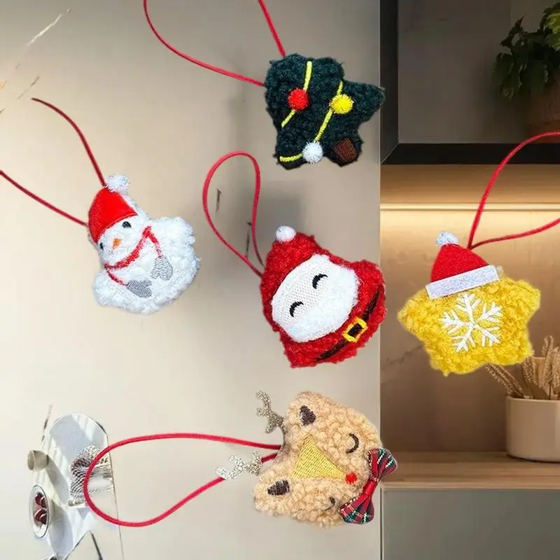 愛らしいサンタ雪だるまクリスマスツリーぬいぐるみキーホルダー、クリスマスパーティー用のバックパックペンダント装飾