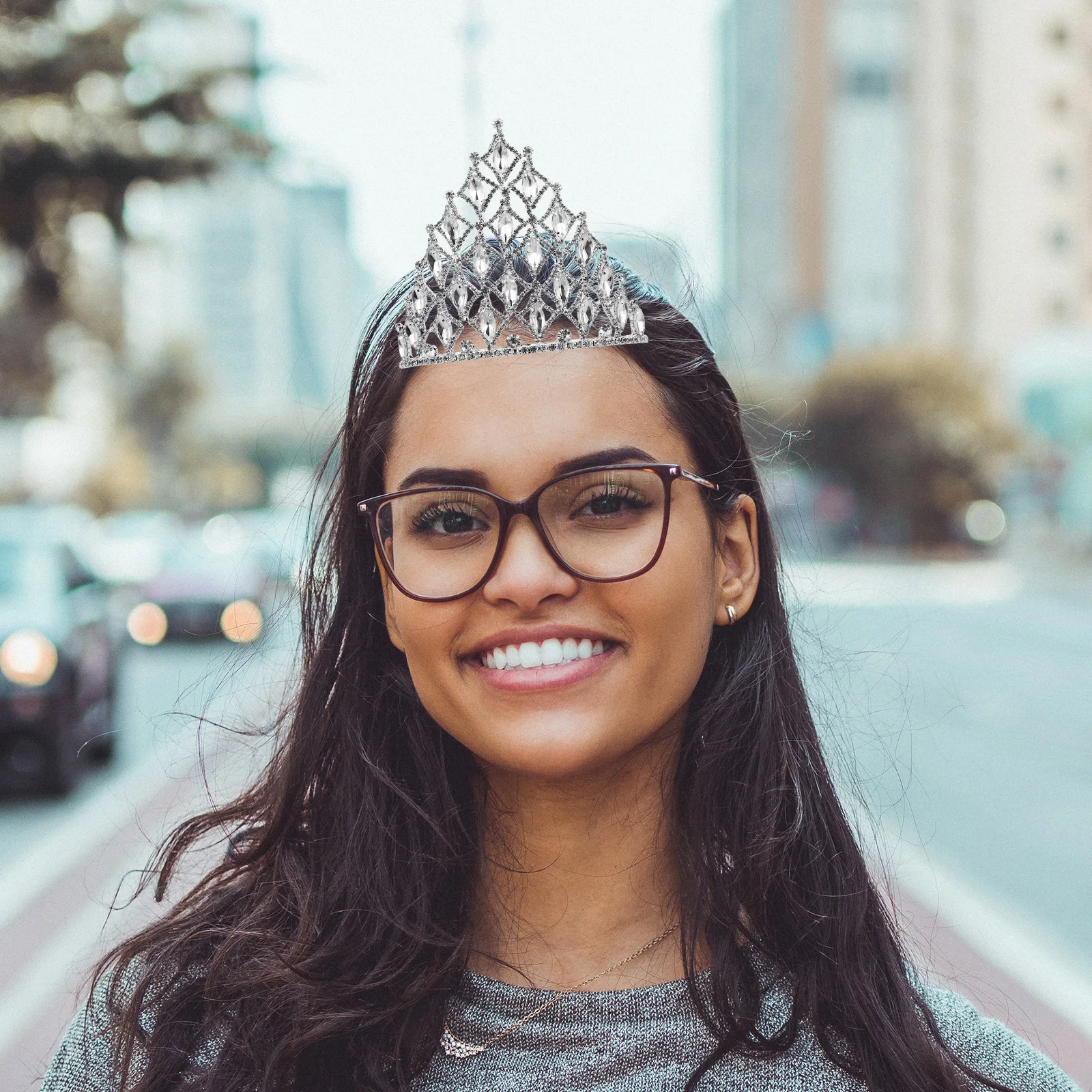 Exquisite Women Girl Tiara Crown with Comb Sparkling Rhinestone Headwear for Bridal Prom Party Wedding Birthday Vintage Hair