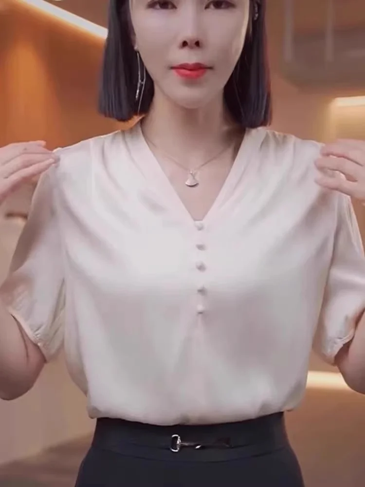 

Женская летняя шелковая блузка-пуловер с V-образным вырезом, однотонная, из атласа, короткий рукав, прямой крой, в корейском стиле, для повседневной носки