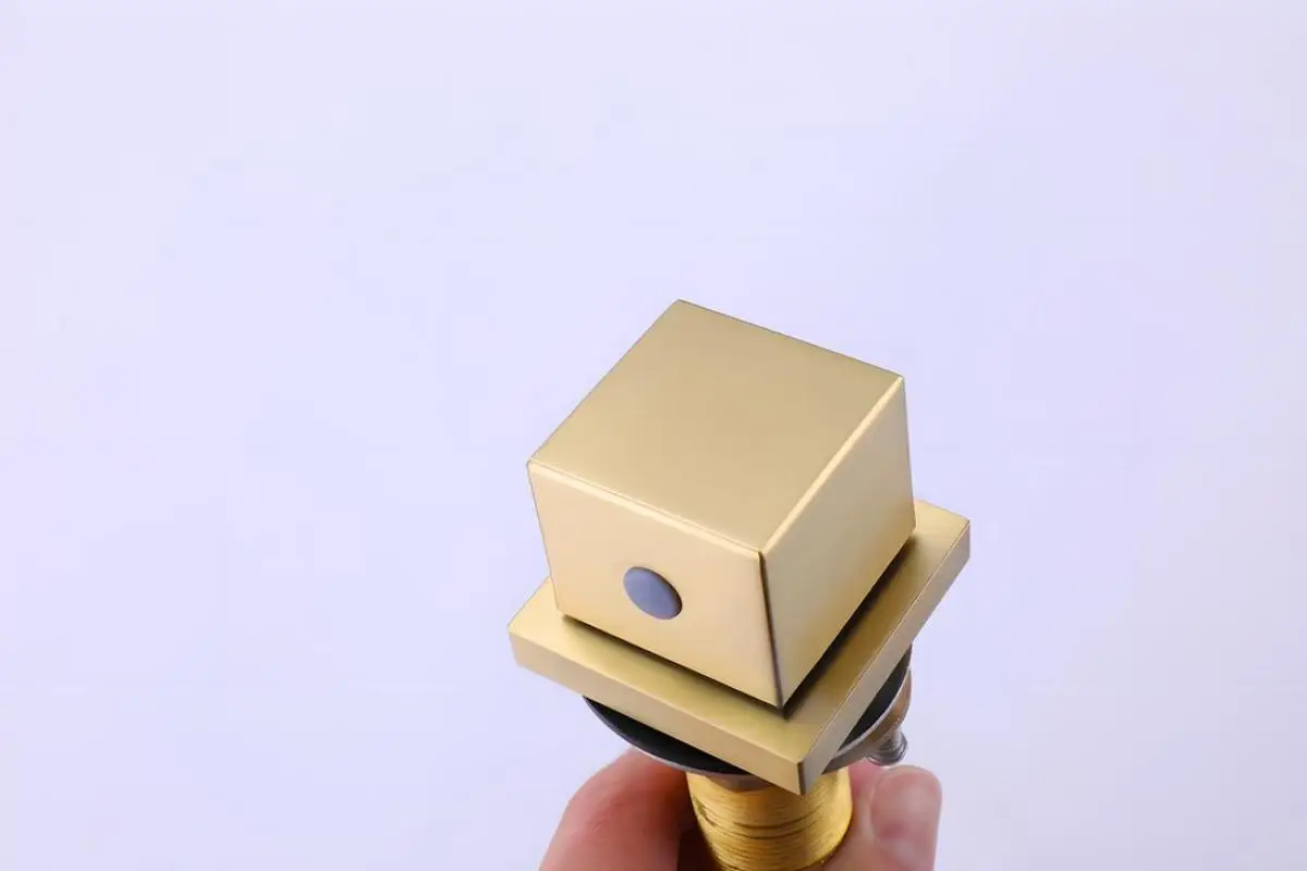 صنبور الحمام النحاسي الفاخر مع تصميم الذهب المصقول شلال بالوعة الحمام صنبور مع 2 خراطيم التوريد 3 حفرة نحى النيكل #5