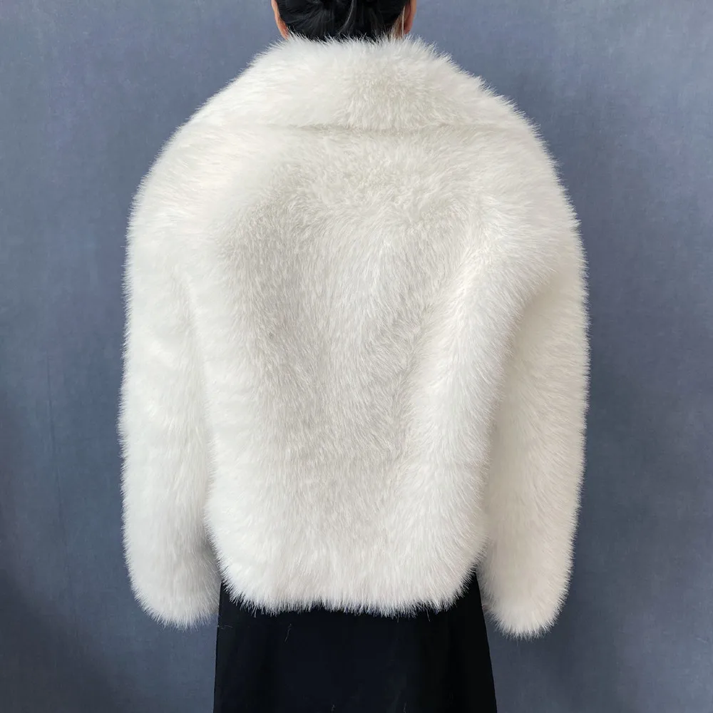 Women's Plus Size Winter Fur Coat Fox Large Lapel Loose Short Top Elegant Warmth for Cold Weather