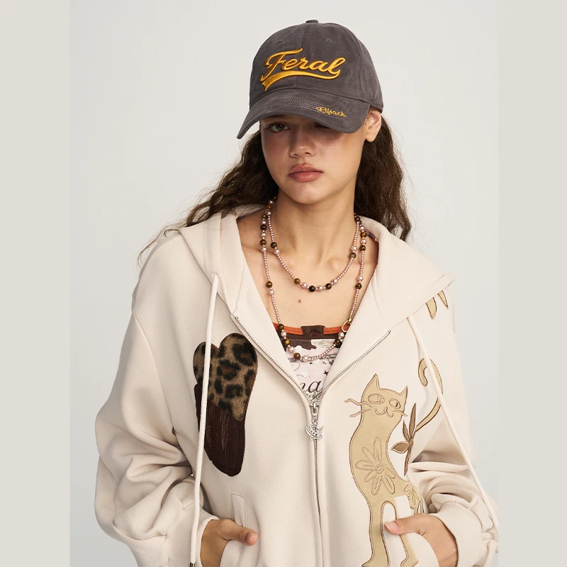 ELFSACK Unisex Grey Baseball Cap with Gold Embroidered Letter, Casual Adjustable Sun Hat for Daily Outdoor Use
