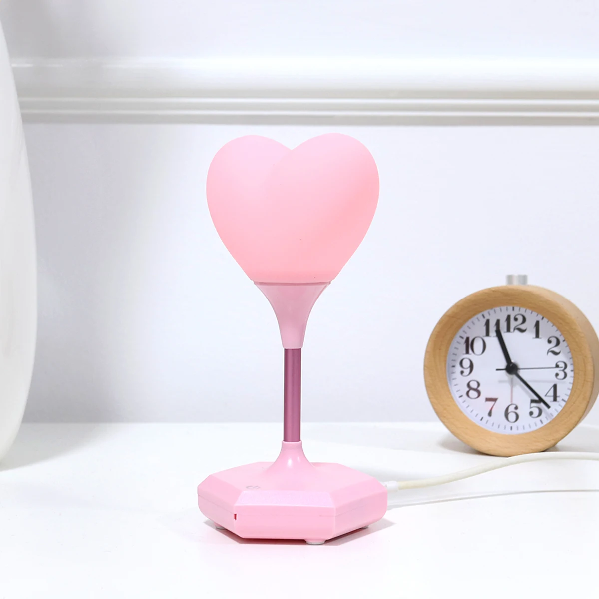 

Creative Gift Idea Pink Heart Shape Led Night Light Eye Protection No Flicker Radiation Free Eco Friendly Bedside Lamp